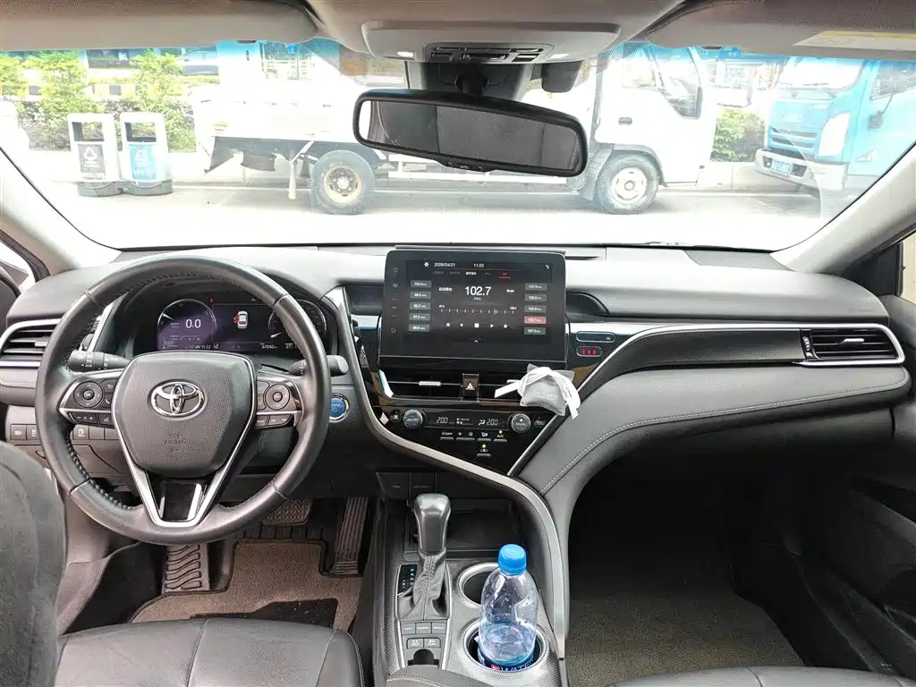 Toyota Camry 2022 — фото 10