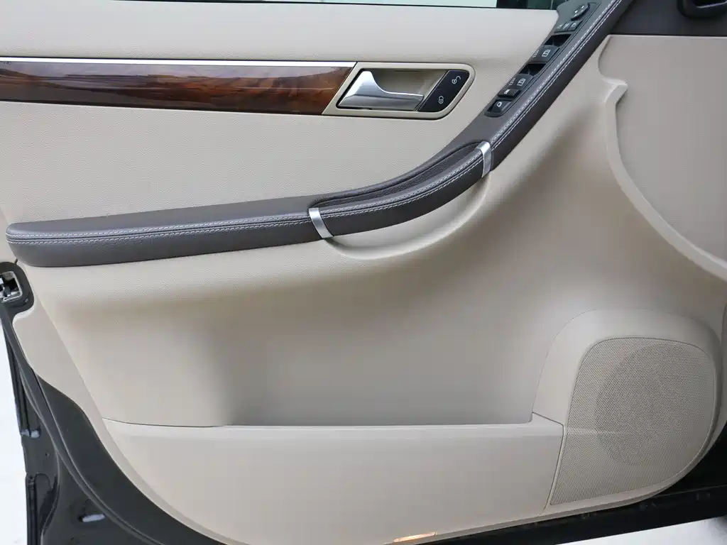 Mercedes-Benz R-Class 2011 — фото 11