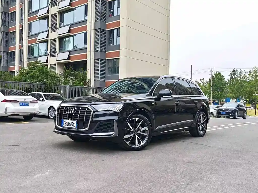 Audi Q7 2021 — фото 1