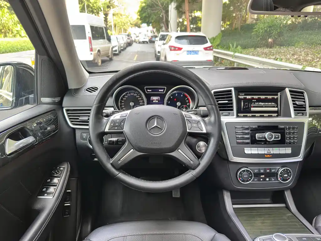 Mercedes-Benz GL-Class 2015 — фото 18