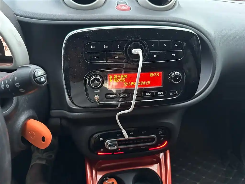 smart Fortwo 2017 — фото 14