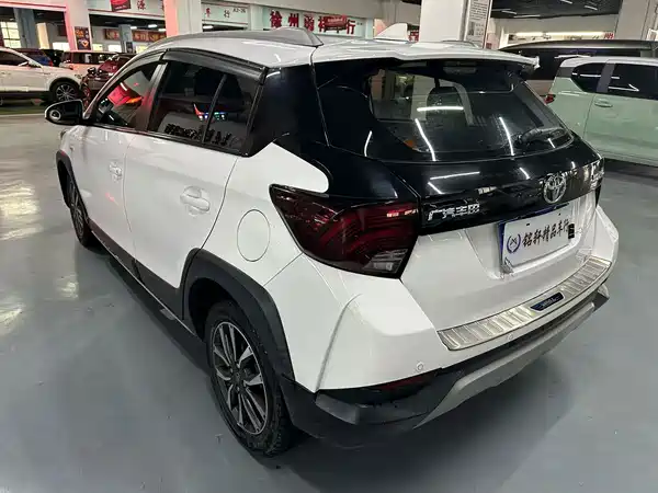 Toyota Yaris L 2022