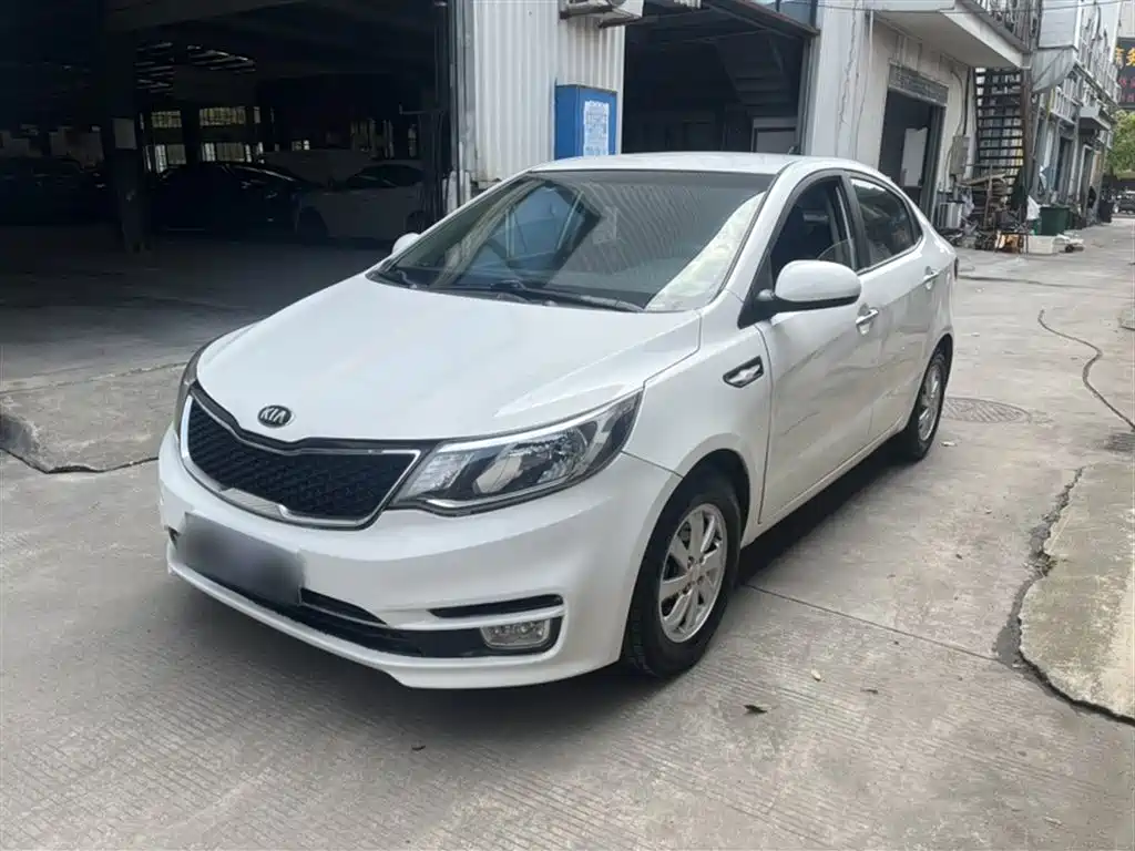 Kia K2 2015 — фото 1