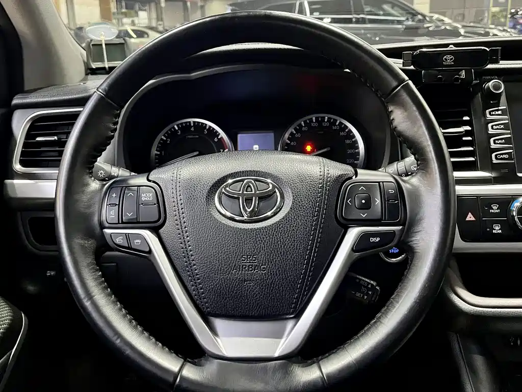 Toyota Highlander 2017 — фото 8