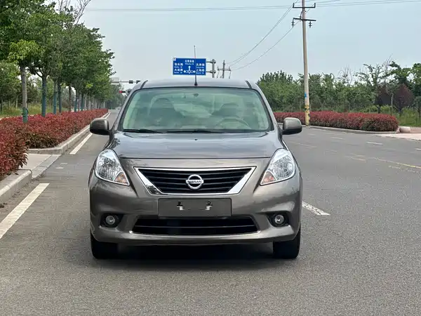 Nissan Sunny 2011