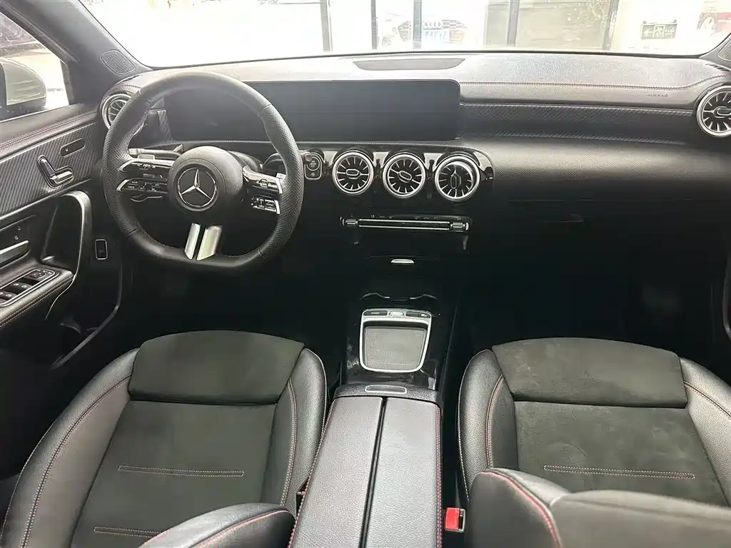 Mercedes-Benz A-Class 2025 — фото 3
