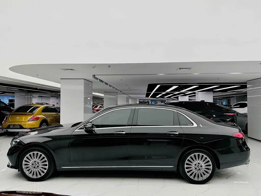 Mercedes-Benz E-Class 2023 — фото 3