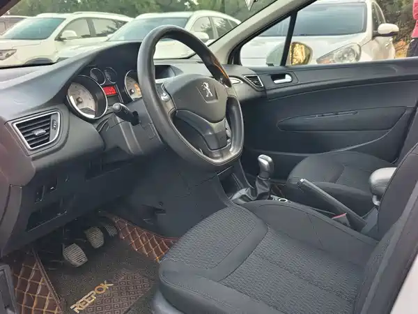 Peugeot 308 2016