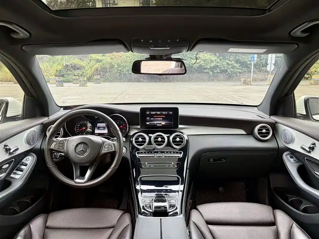 Mercedes-Benz GLC 2017 — фото 17