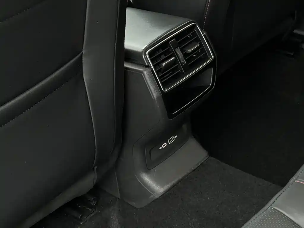 Skoda Karoq 2023 — фото 15