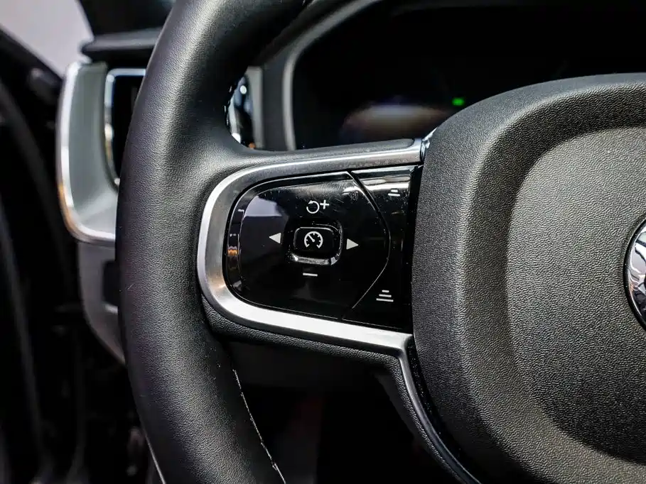Volvo XC60 Plug-In Hybrid 2024 — фото 15