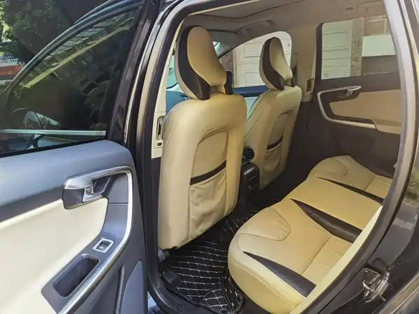 Volvo XC60 2011