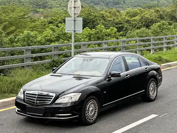 Mercedes-Benz S-Class 2010