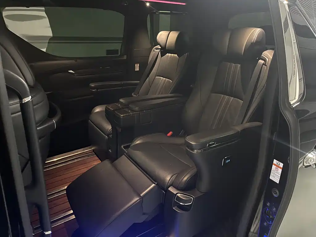 Toyota Alphard 2020 — фото 14