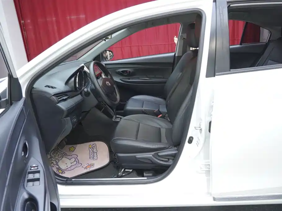 Toyota Yaris L 2018 — фото 15
