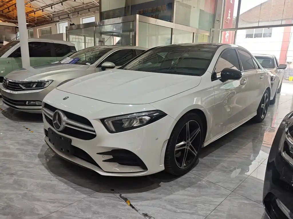 Mercedes-Benz A-Class 2019 — фото 1