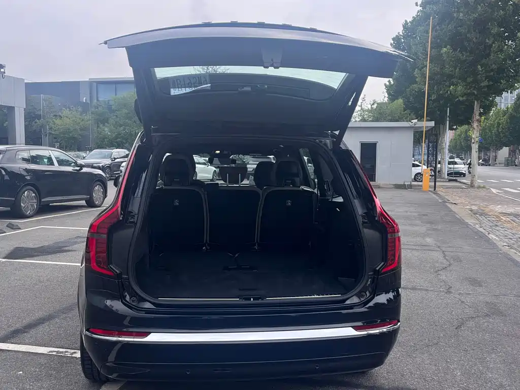 Volvo XC90 Plug-In Hybrid 2025 — фото 10