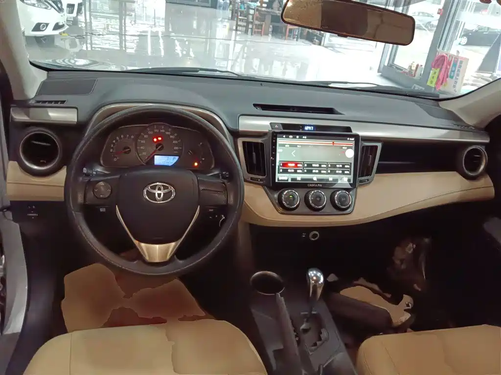 Toyota RAV4 2014 — фото 6