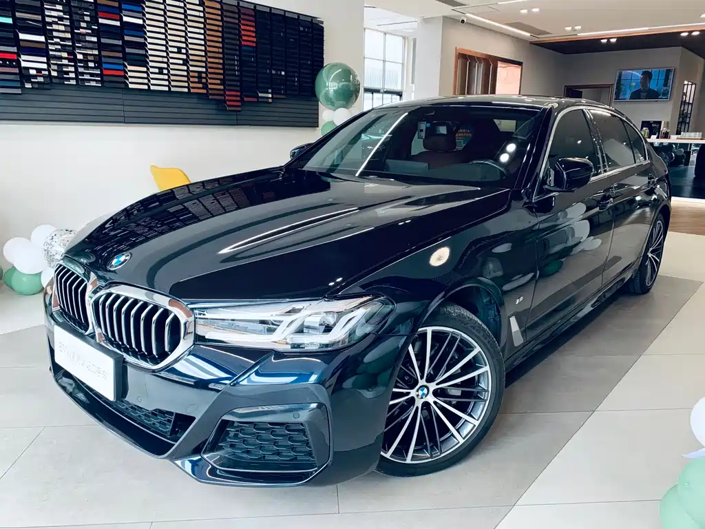 BMW 5 Series 2022 — фото 1