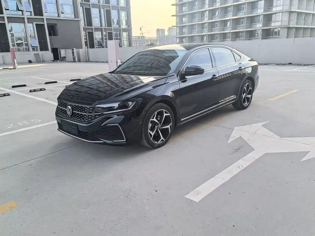 Volkswagen Passat 2024