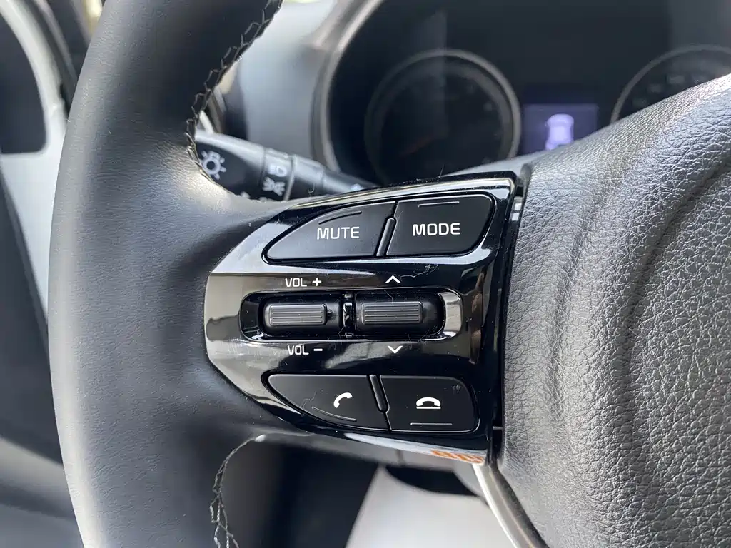 Kia KX1 2022 — фото 21