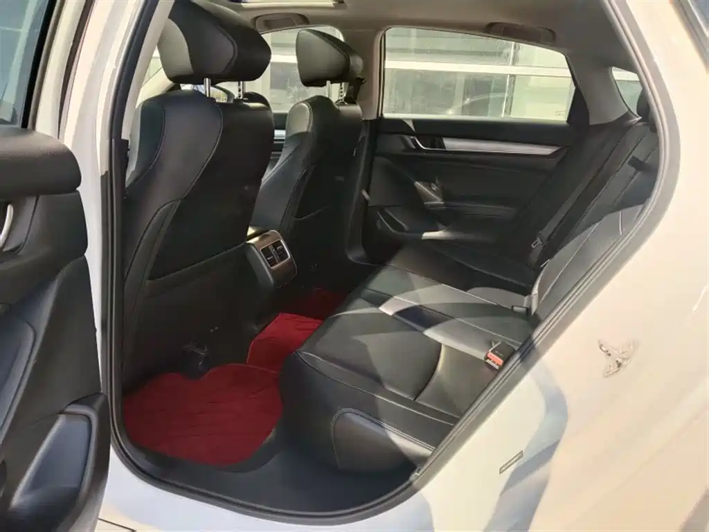 Honda Accord 2021 — фото 13