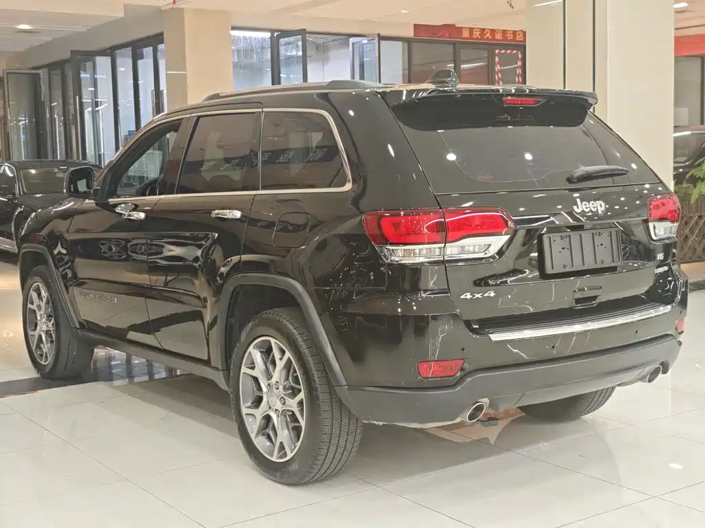 Jeep Grand Cherokee 2021 — фото 16