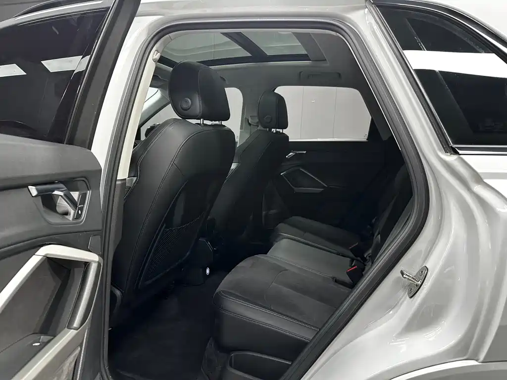 Audi Q3 2022 — фото 16