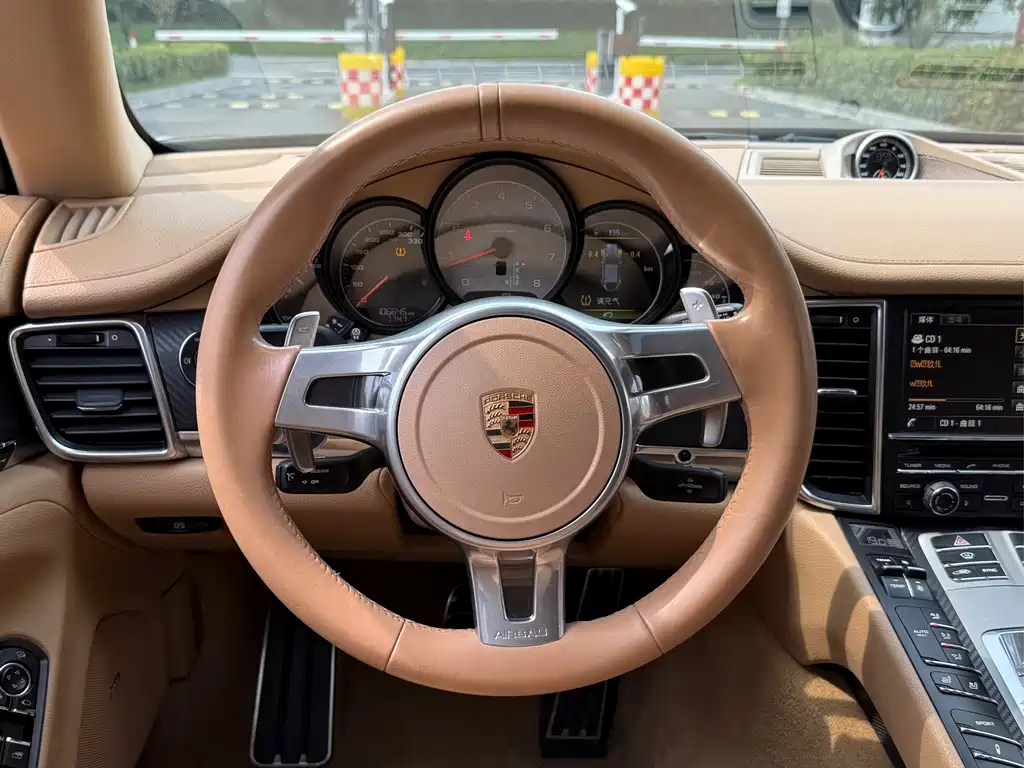Porsche Panamera 2015 — фото 9