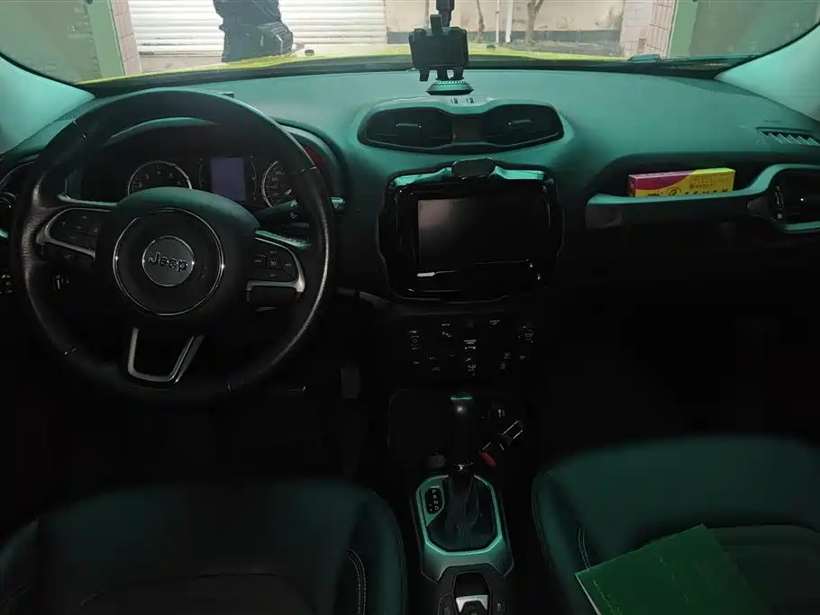 Jeep Renegade 2021 — фото 12
