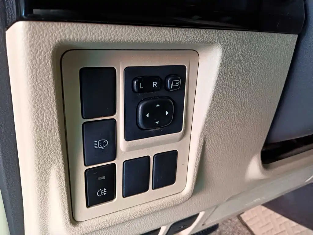 Toyota Prado 2015 — фото 9