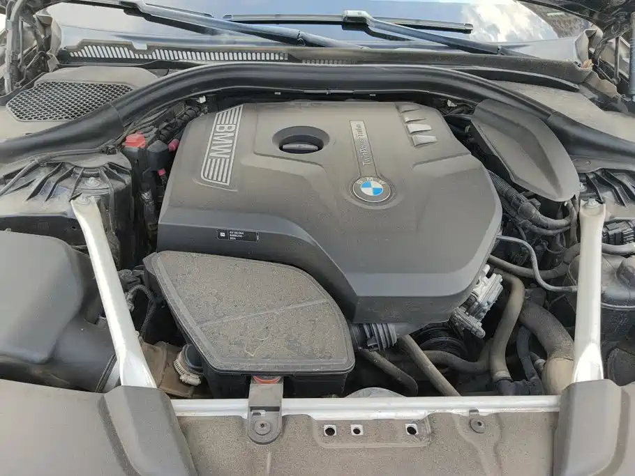BMW 5 Series 2019 — фото 10