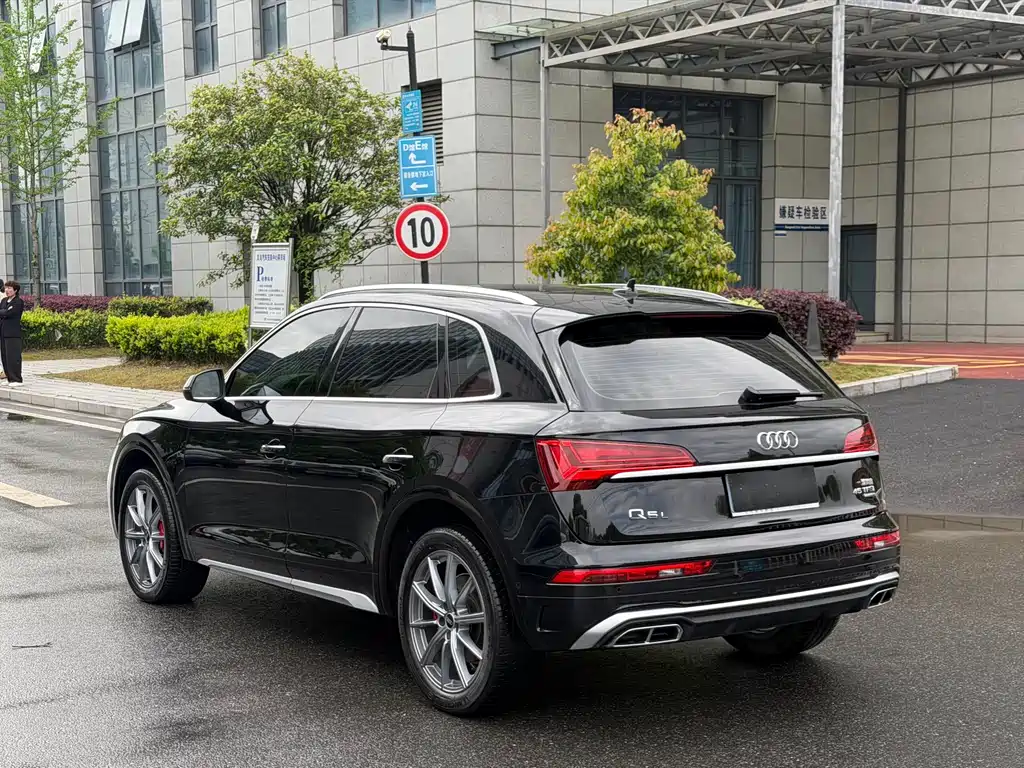Audi Q5L 2022 — фото 7