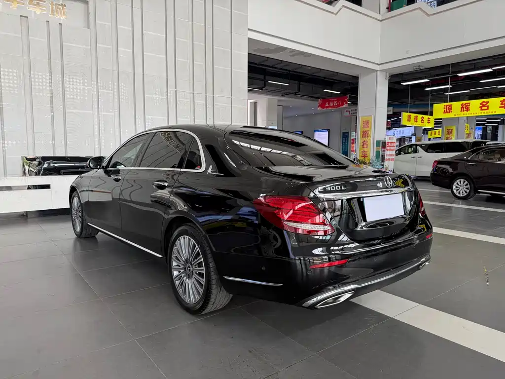 Mercedes-Benz E-Class 2020 — фото 11