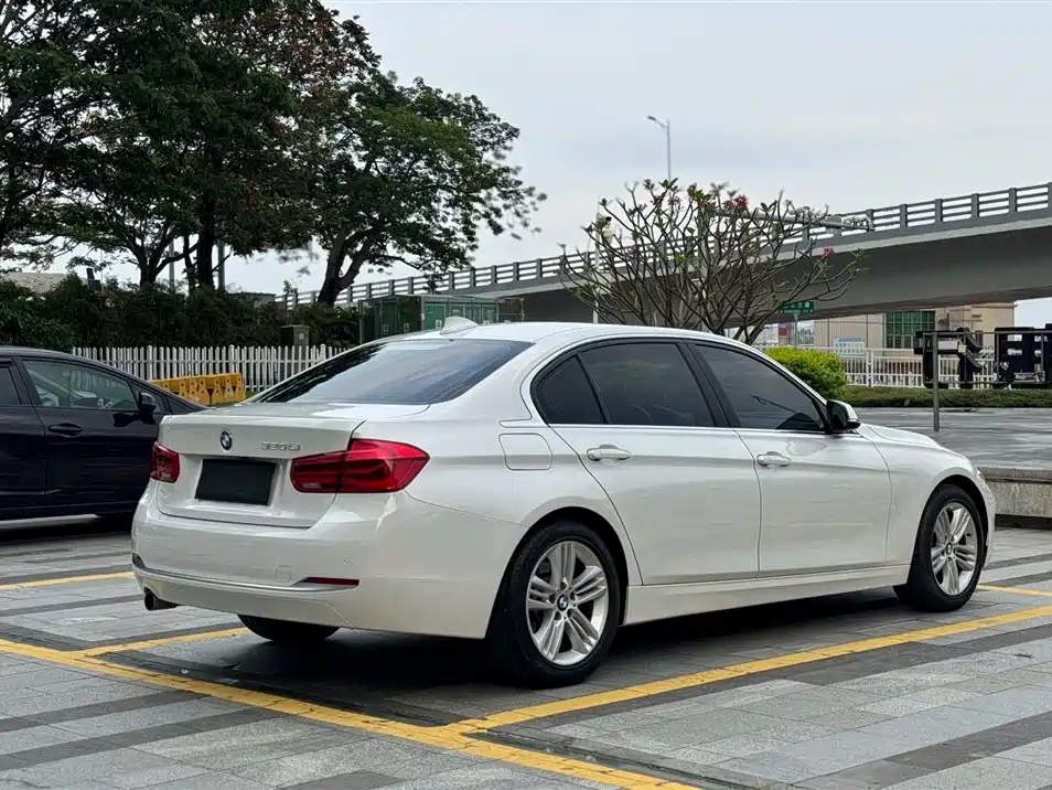 BMW 3 Series 2016 — фото 6