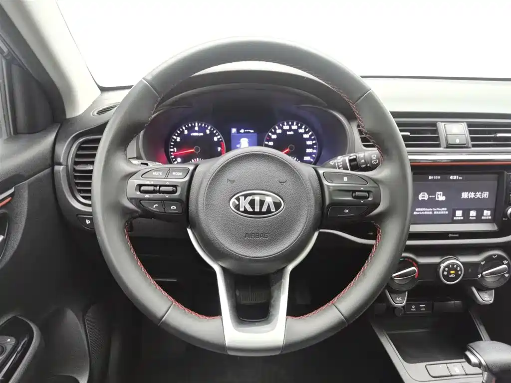 Kia KX Cross 2019 — фото 11