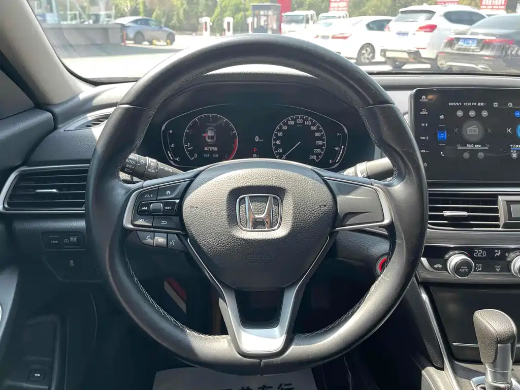 Honda Accord 2023 — фото 10