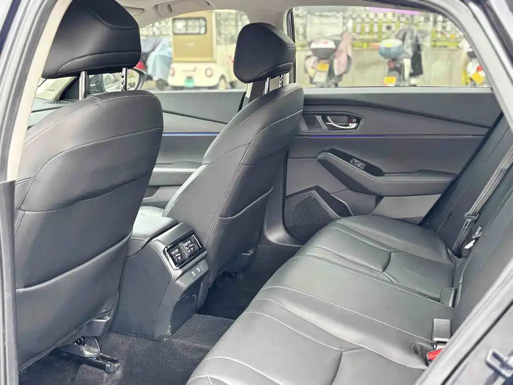 Honda Accord New Energy 2023 — фото 6