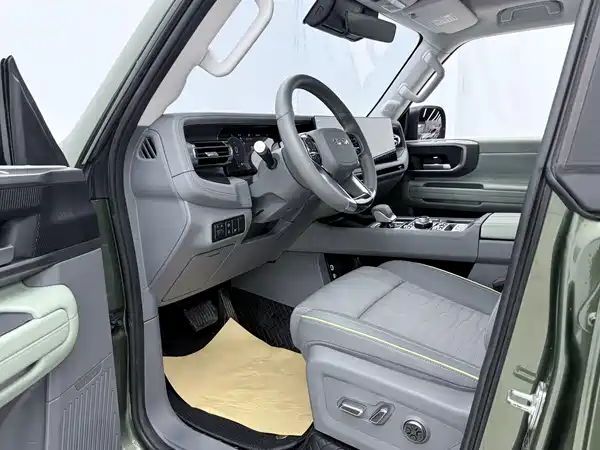 BAIC BJ40 2025