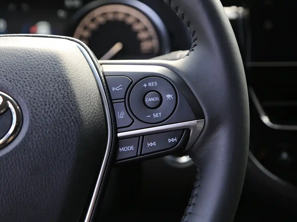 Toyota Camry 2022 — фото 10