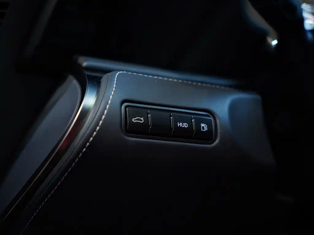 Lexus LC 2022 — фото 18
