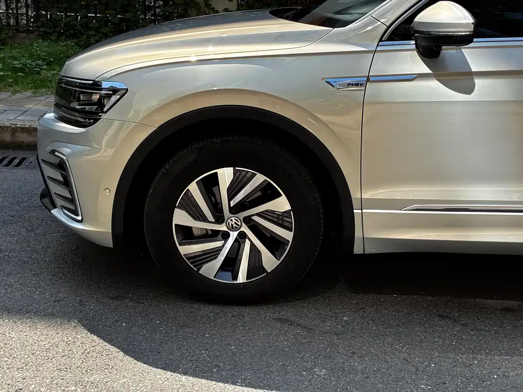 Volkswagen Tiguan L Plug-In Hybrid 2020 — фото 5