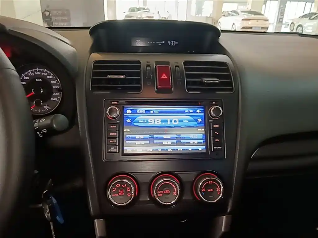 Subaru Forester 2014 — фото 13