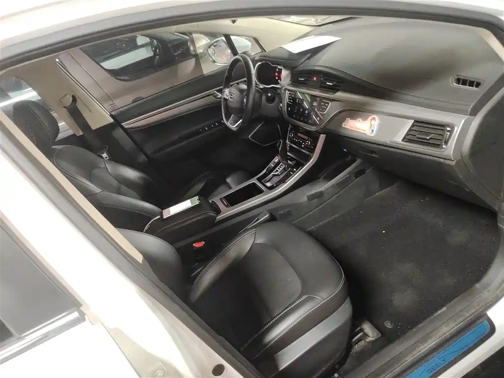 Geely Emgrand GS 2020 — фото 25