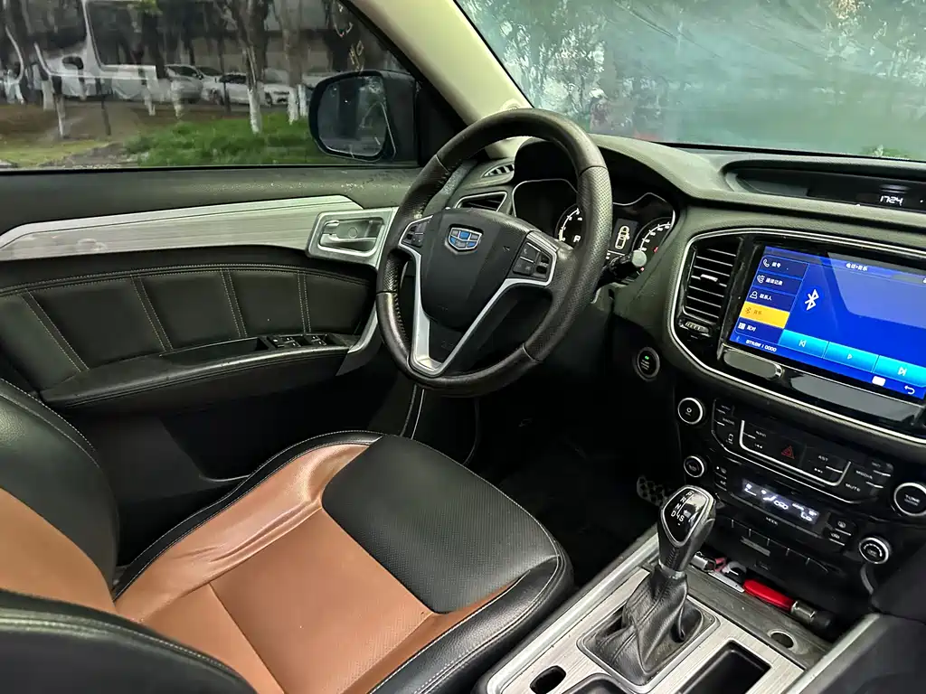 Geely Vision X6 2017 — фото 16
