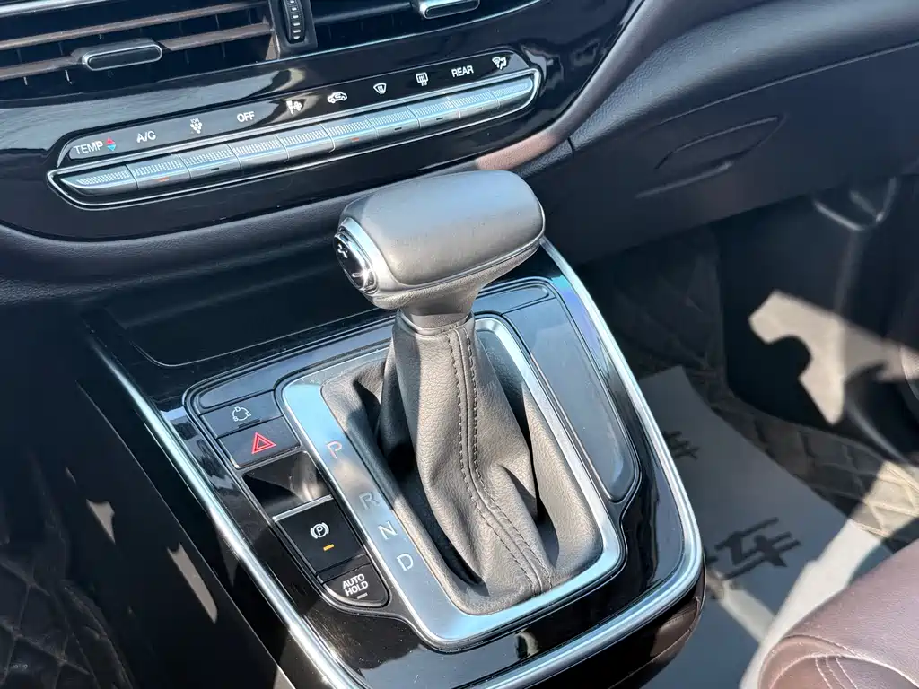 GAC Motor Trumpchi M6 2020 — фото 13