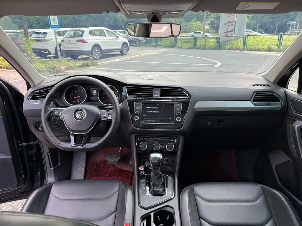 Volkswagen Tiguan L 2017 — фото 4