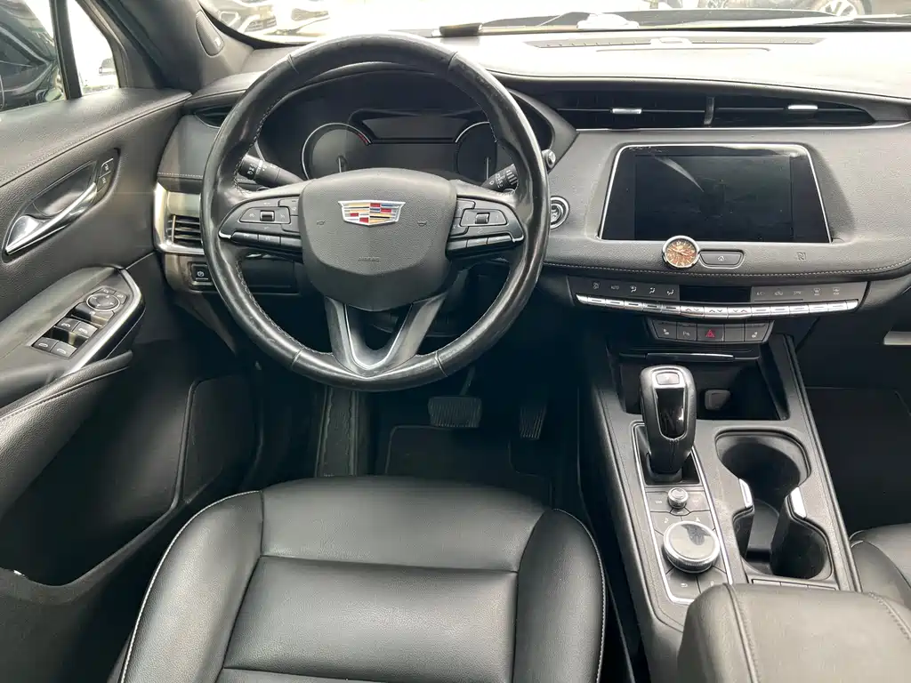 Cadillac XT4 2019 — фото 13