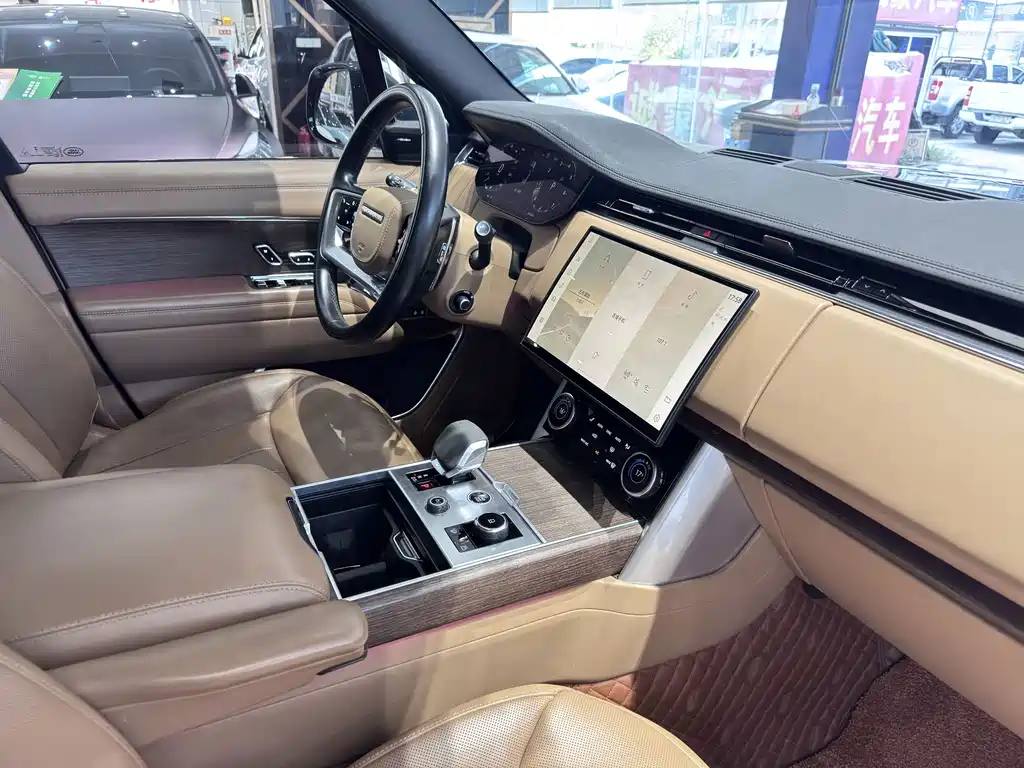 Land Rover Range Rover 2023 — фото 11