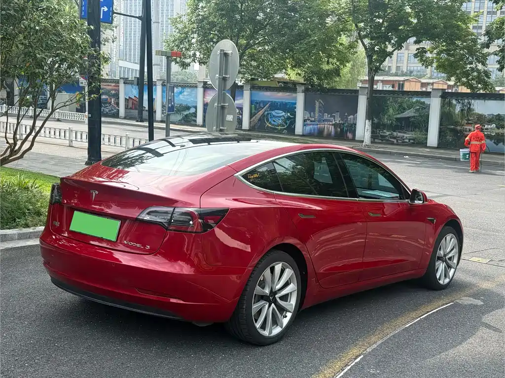 Tesla Model 3 2020 — фото 13